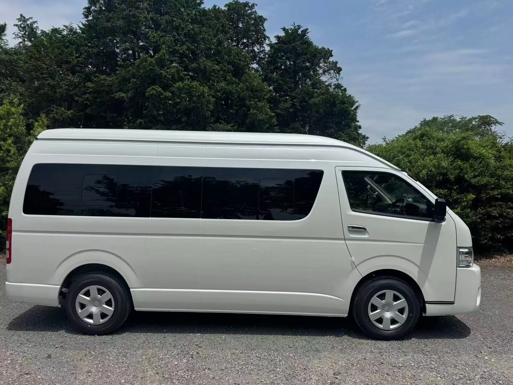 2025 Toyota Hiace Commuter – 2.8 GL Diesel Turbo